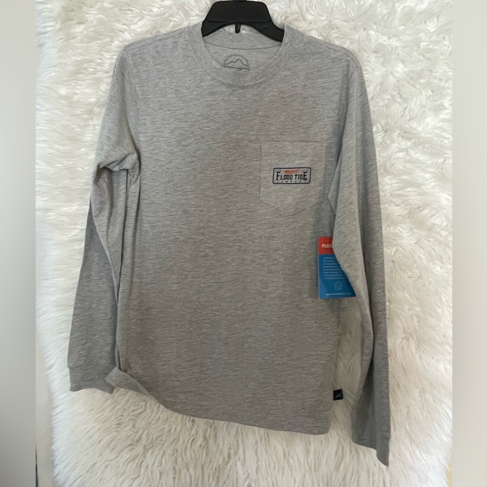 Flood Tide Co. NWT Men’s Fly Label Long Sleeve Heather Gray T-Shirt. Small